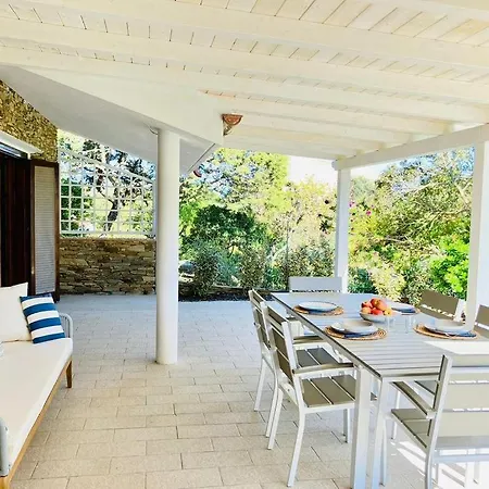 Con Piscina E Ampio Giardino スティンティーノ