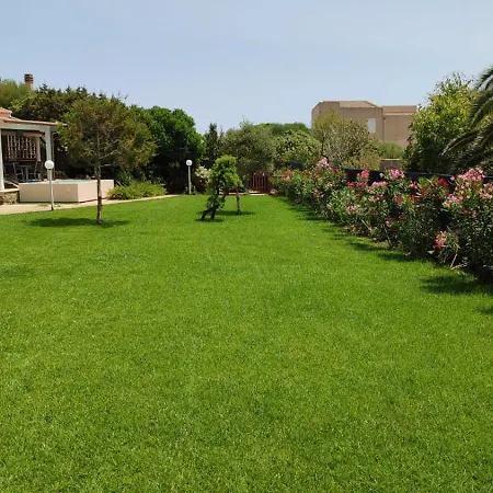 別荘 Con Piscina E Ampio Giardino スティンティーノ