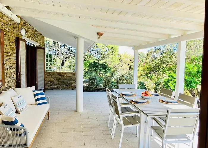 Con Piscina E Ampio Giardino Стинтино