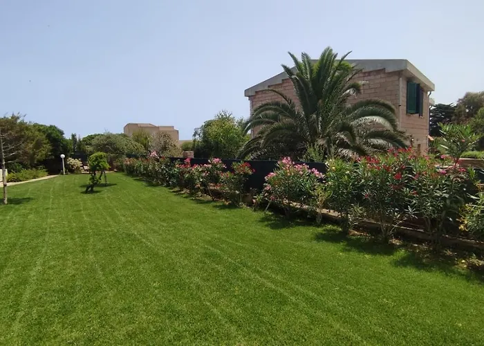 Дом отдыха Con Piscina E Ampio Giardino Стинтино