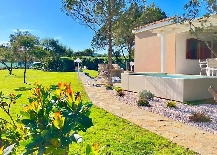 Дом отдыха Con Piscina E Ampio Giardino Стинтино